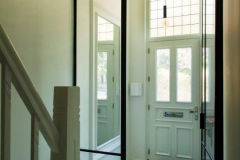 Staalbureau-Stalen deur en zijlicht entree